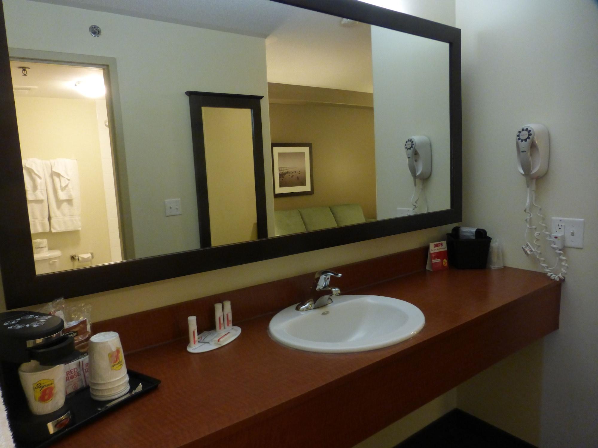 Super 8 By Wyndham Peterborough Hotel Luaran gambar