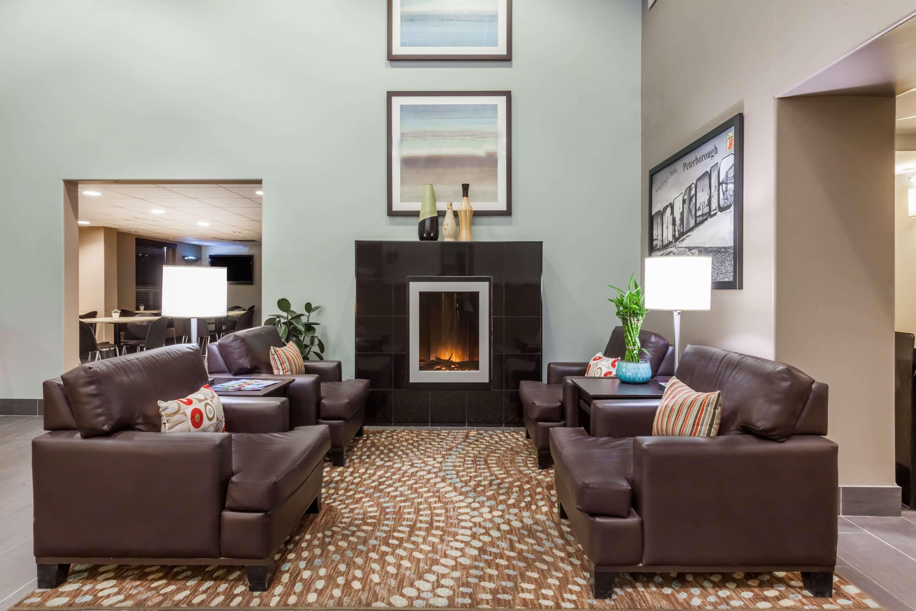 Super 8 By Wyndham Peterborough Hotel Luaran gambar