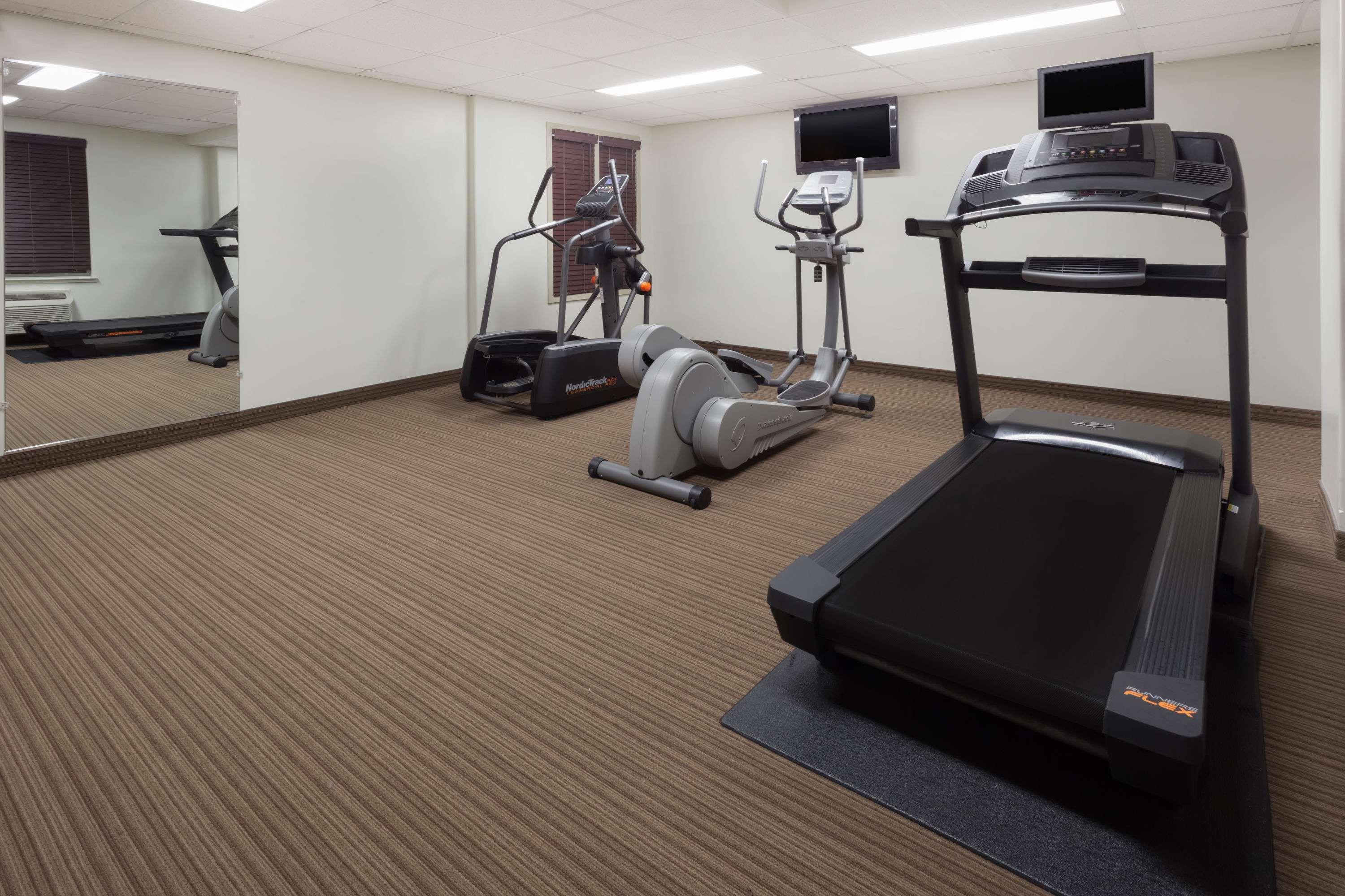 Super 8 By Wyndham Peterborough Hotel Luaran gambar