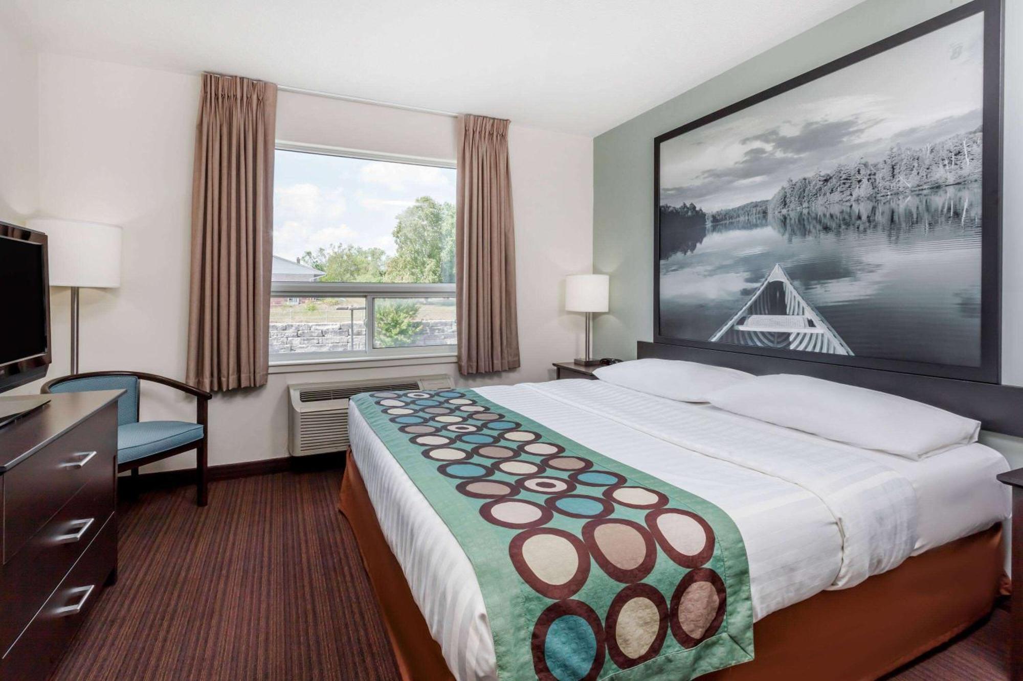 Super 8 By Wyndham Peterborough Hotel Luaran gambar