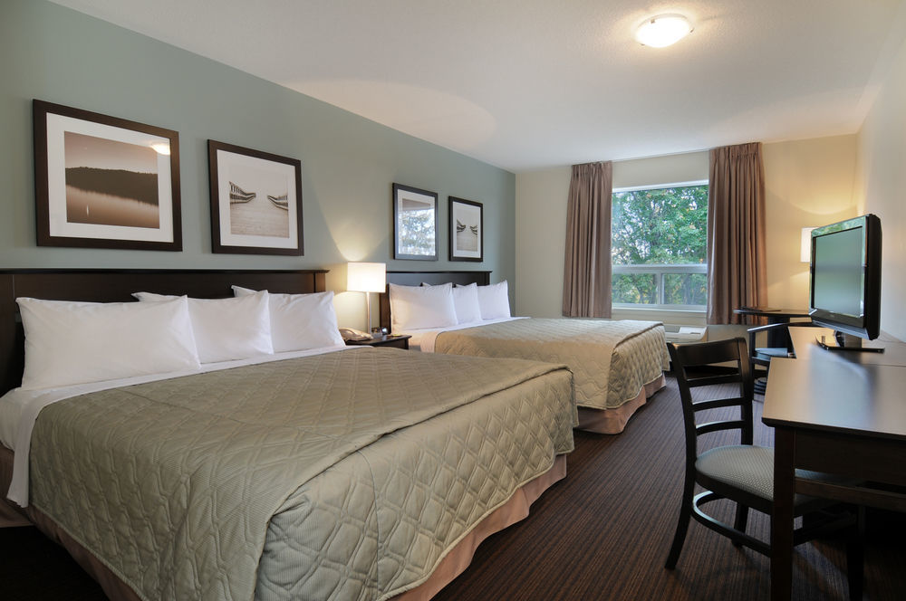 Super 8 By Wyndham Peterborough Hotel Luaran gambar