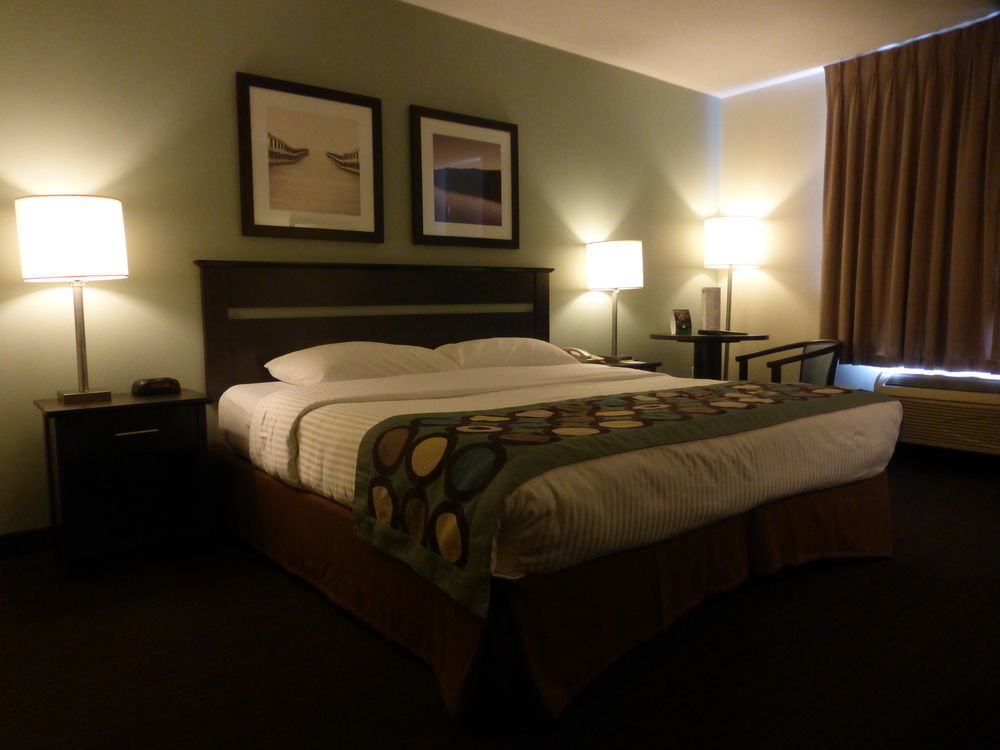 Super 8 By Wyndham Peterborough Hotel Luaran gambar